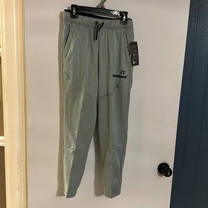 Boys Russell size Large 10/12 fleece jogger with 3 pockets 2 front one back zip